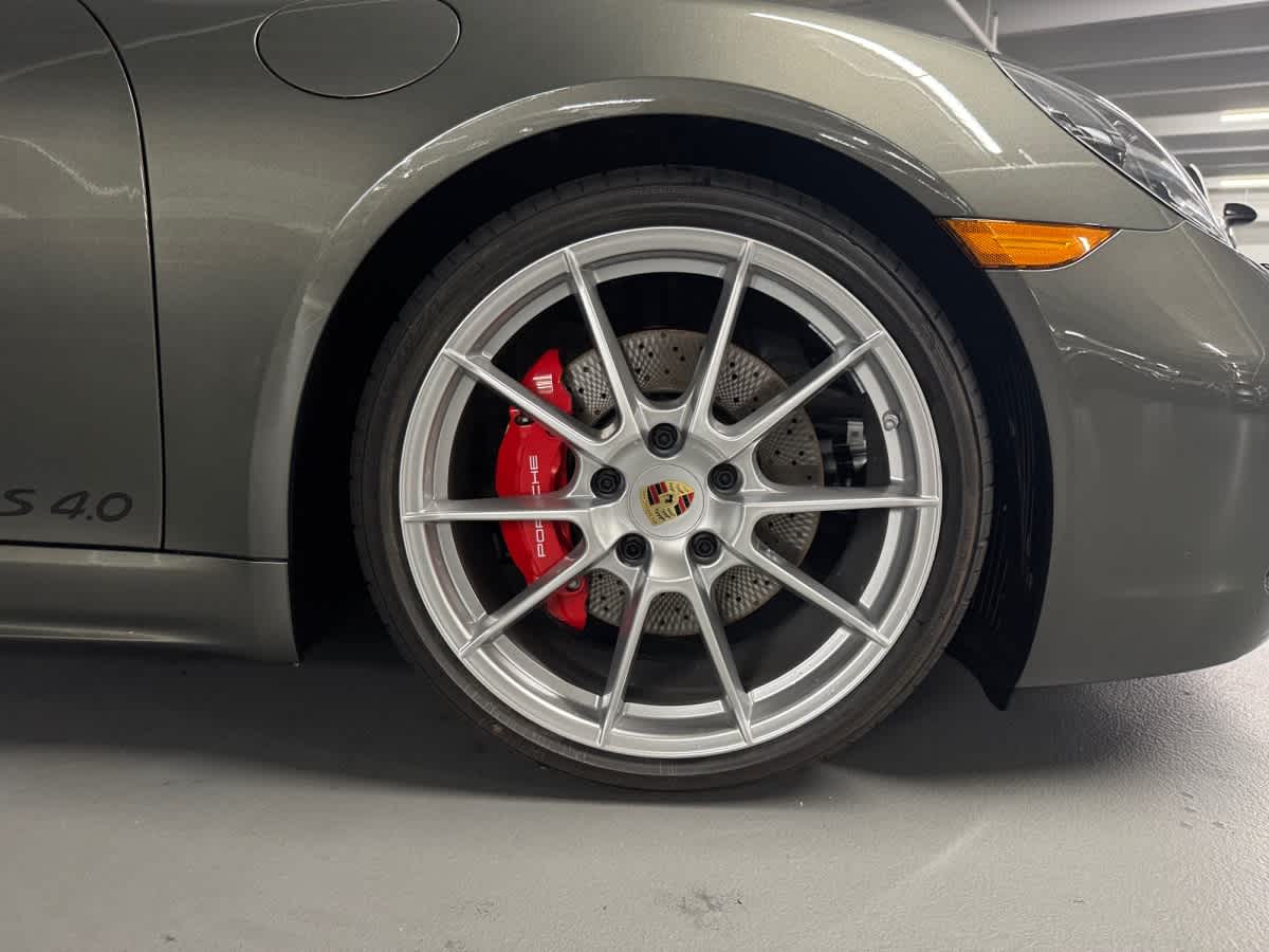 new 2025 Porsche 718 Boxster car