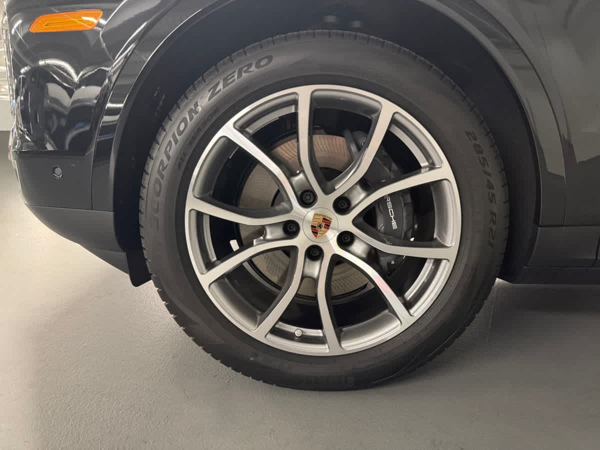 new 2025 Porsche Cayenne car