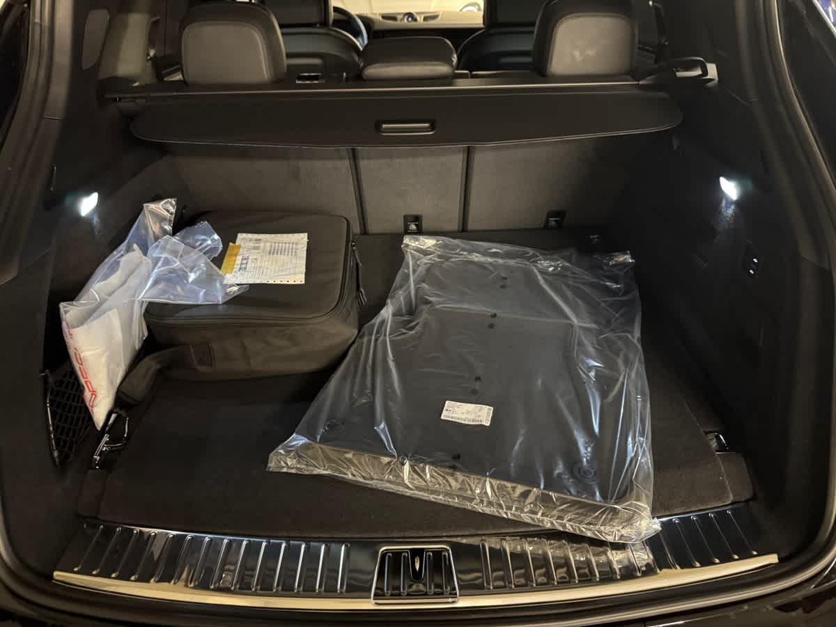 new 2025 Porsche Cayenne car