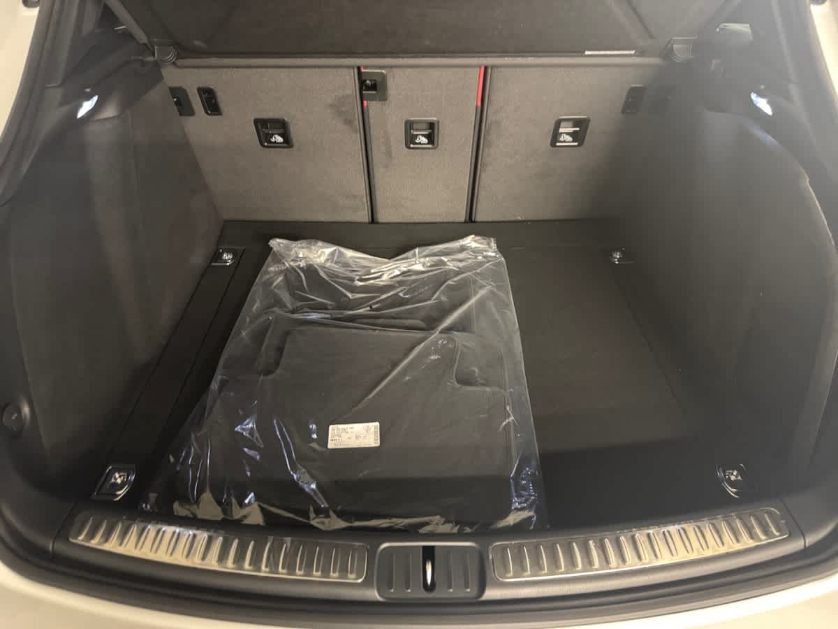 new 2026 Porsche Macan car