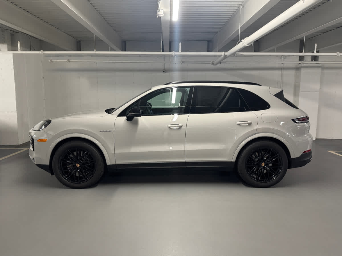 new 2025 Porsche Cayenne car