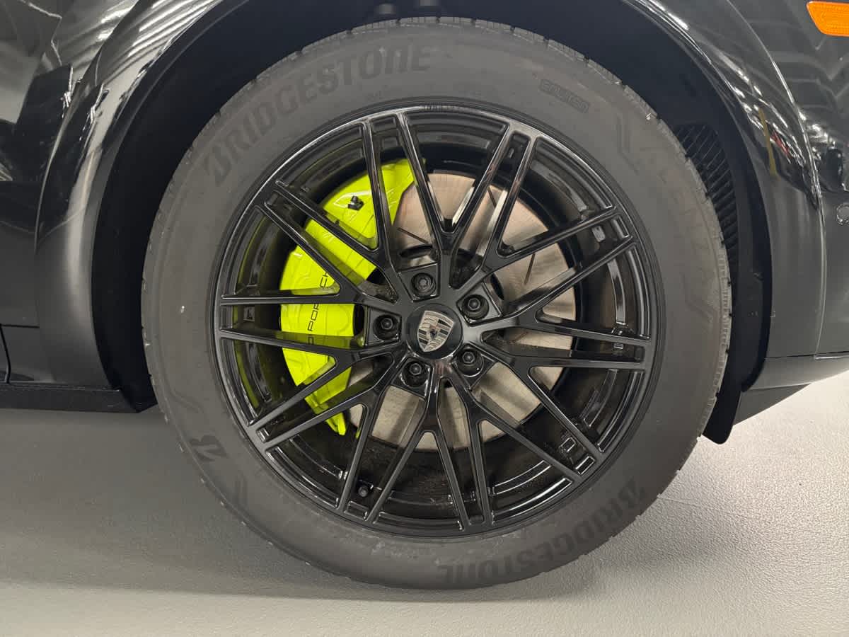 new 2025 Porsche Cayenne car