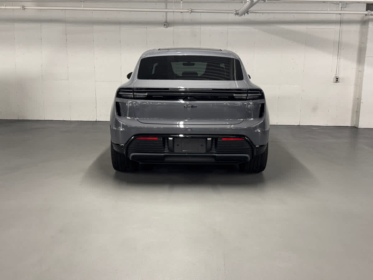 new 2025 Porsche Macan car