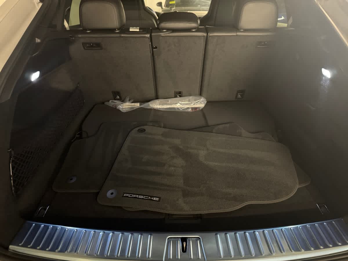 new 2025 Porsche Cayenne car
