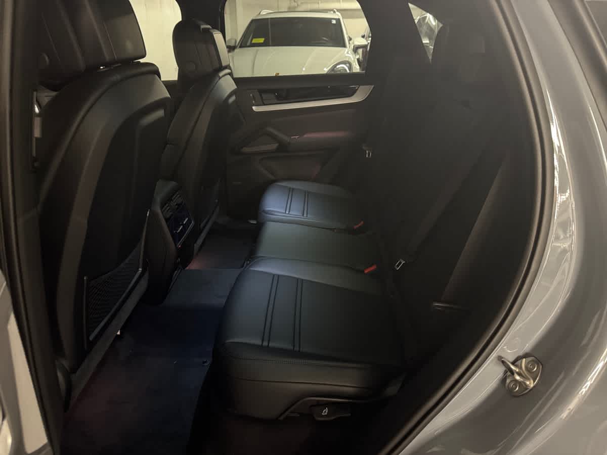 new 2025 Porsche Cayenne car