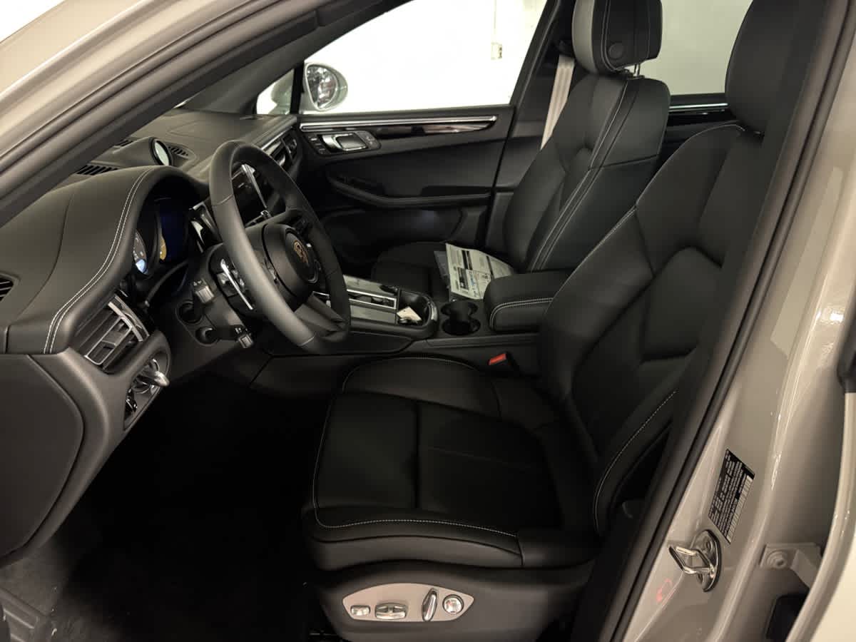 new 2025 Porsche Macan car