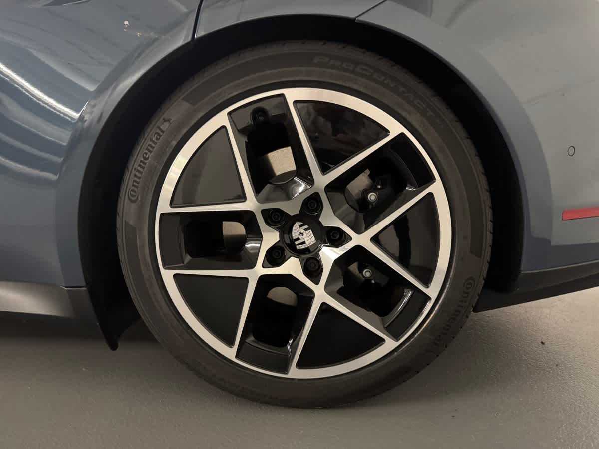 new 2025 Porsche Taycan car
