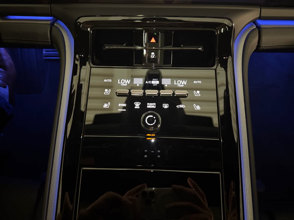 new 2025 Porsche Panamera car