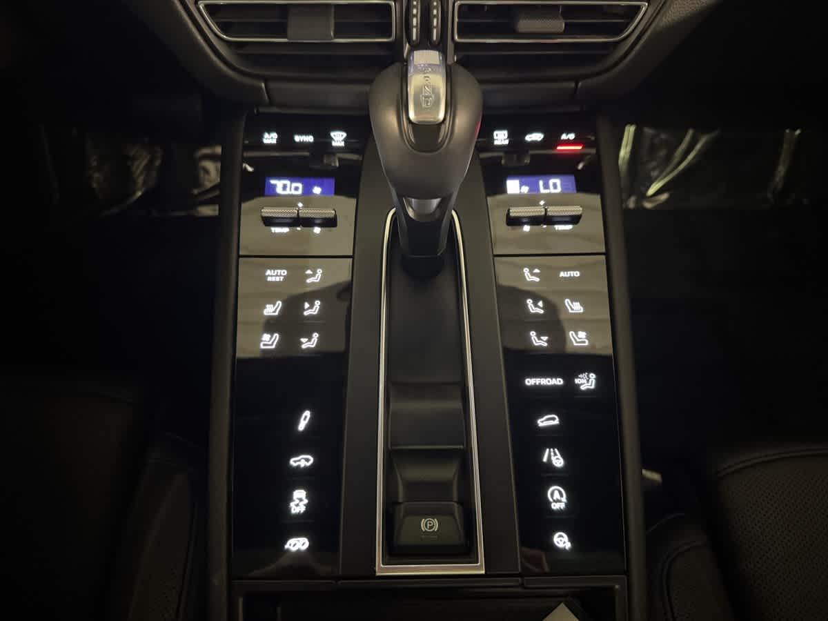 new 2025 Porsche Macan car