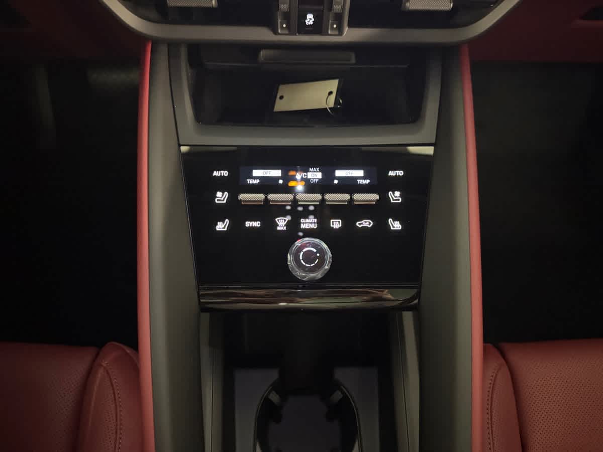 new 2025 Porsche Macan car