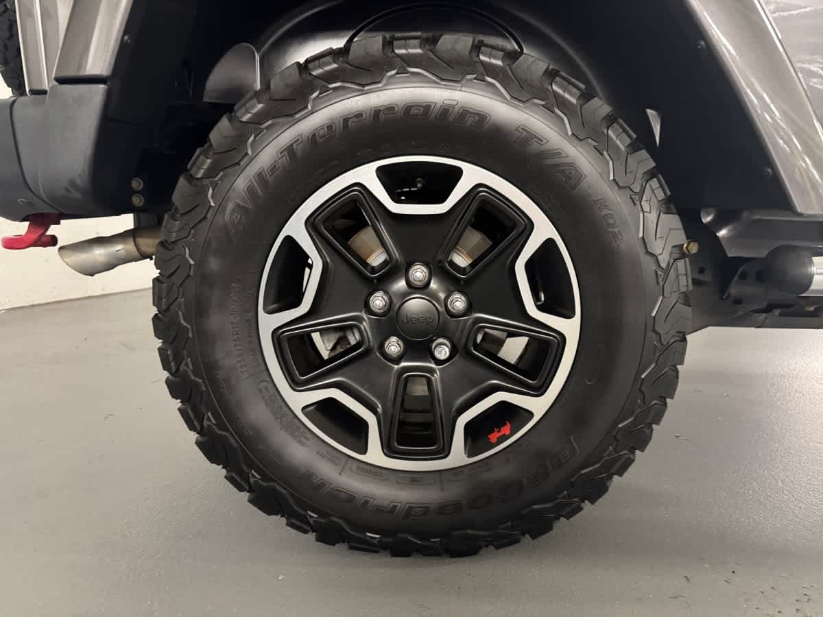 used 2014 Jeep Wrangler Unlimited car, priced at $20,497