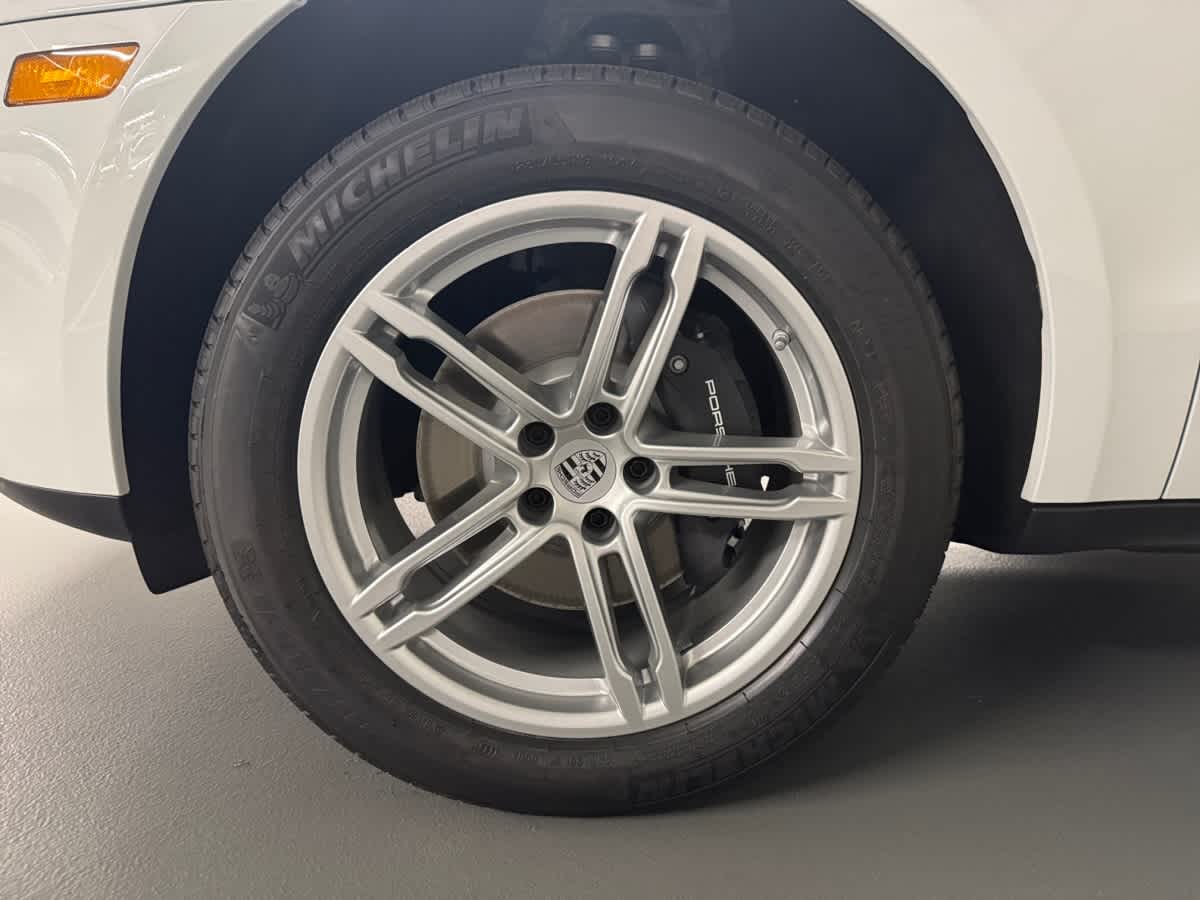new 2026 Porsche Macan car