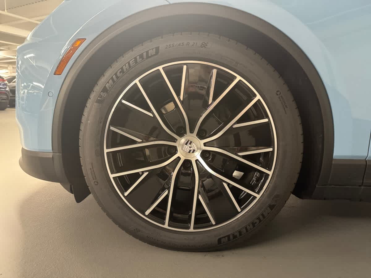 new 2025 Porsche Macan car