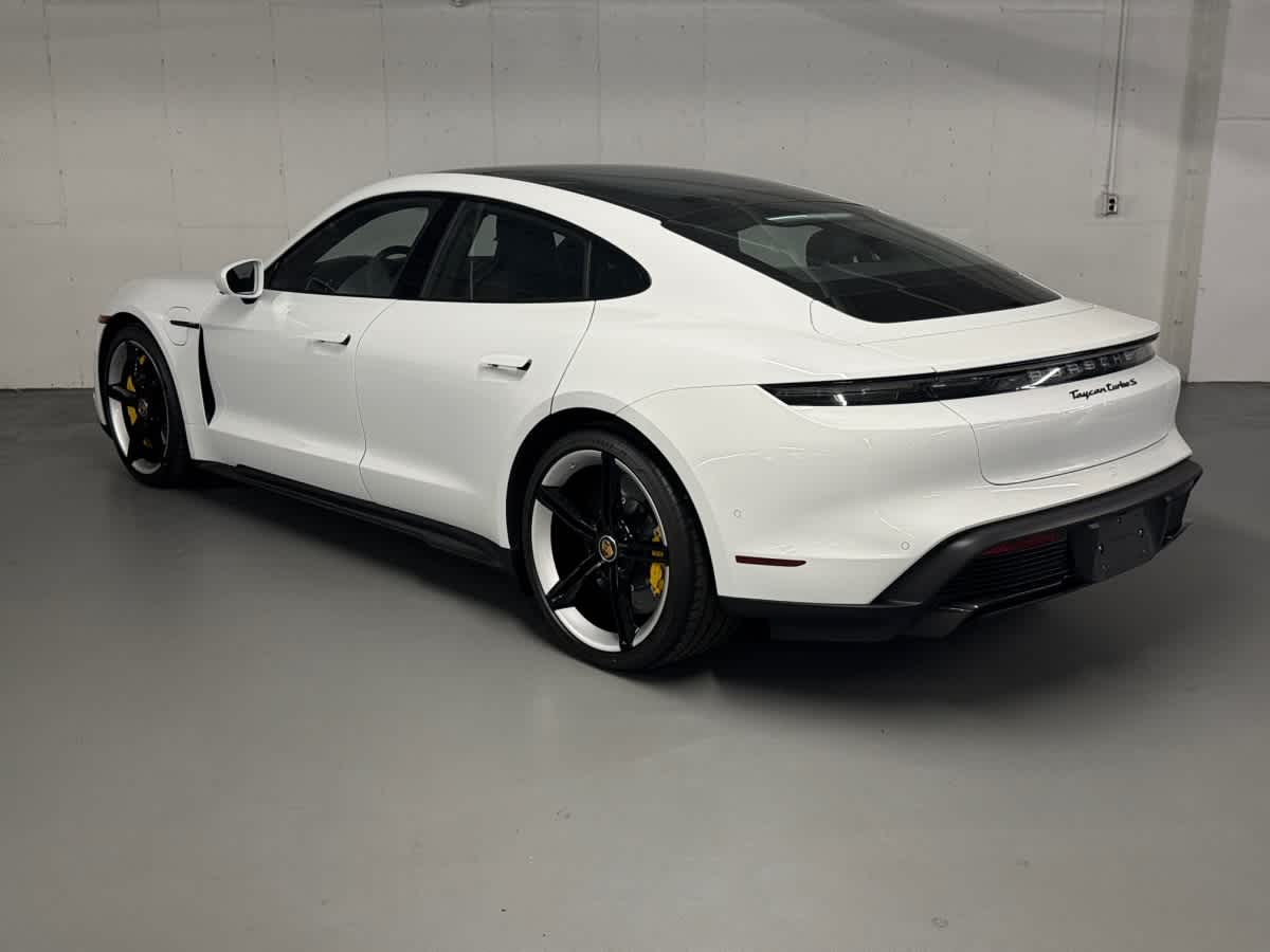 new 2024 Porsche Taycan car