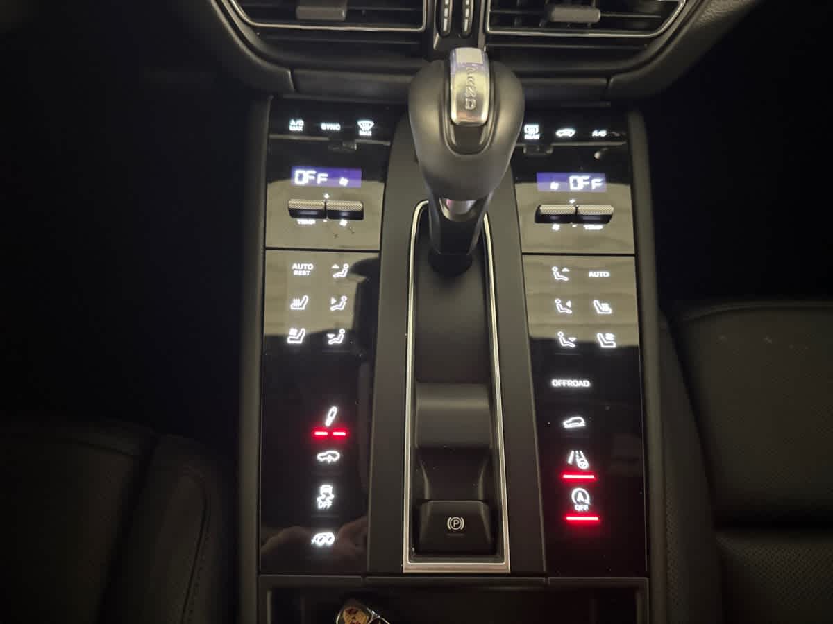 new 2025 Porsche Macan car
