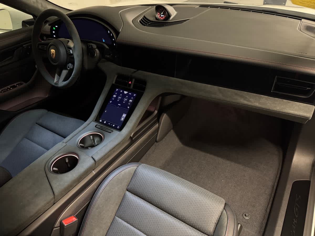 new 2025 Porsche Taycan car