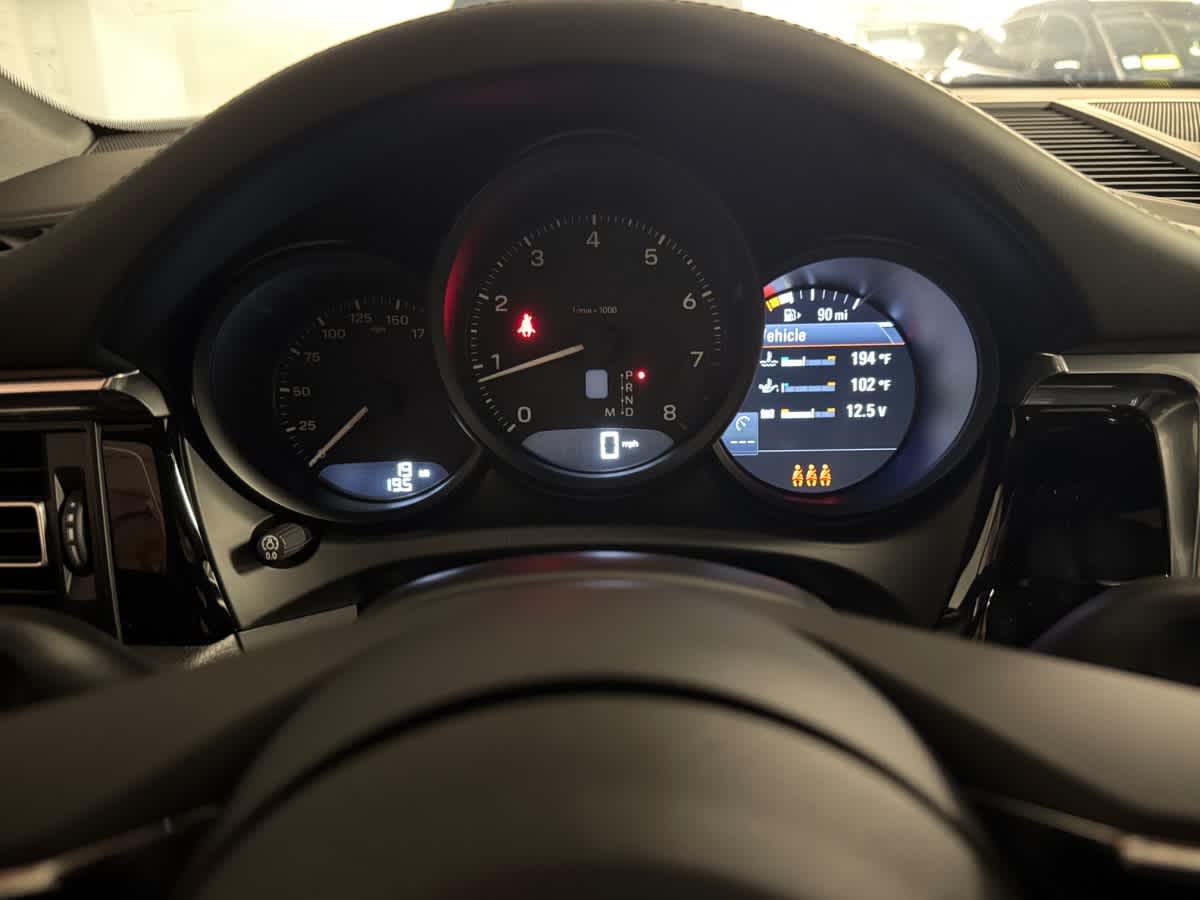 new 2025 Porsche Macan car