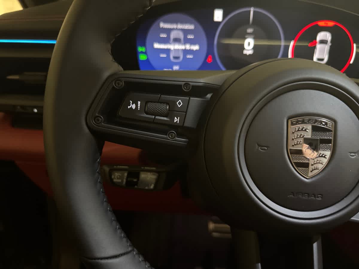 new 2025 Porsche Macan car