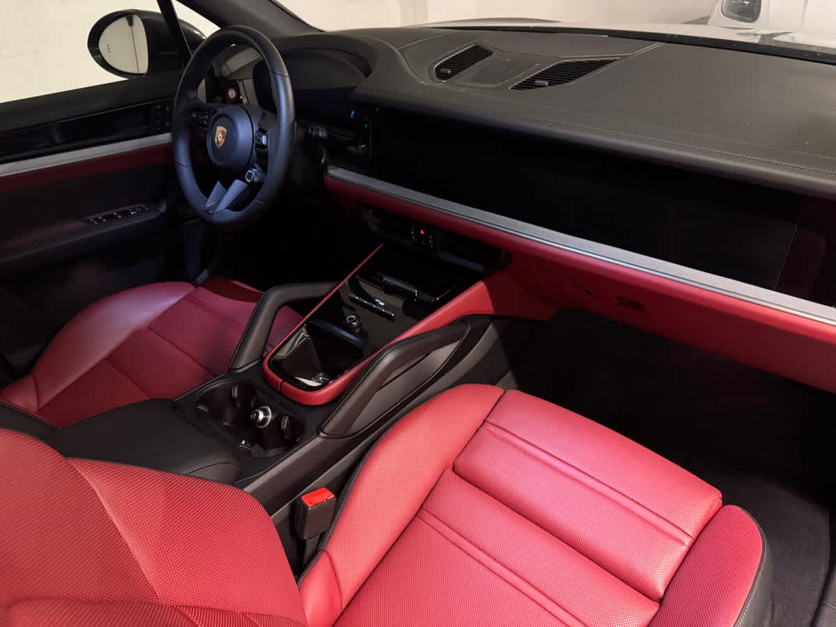 new 2025 Porsche Cayenne car