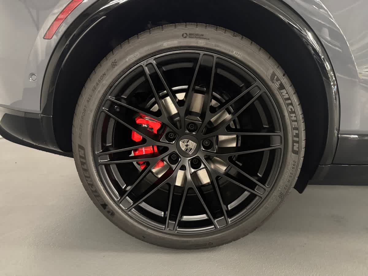 new 2025 Porsche Macan car