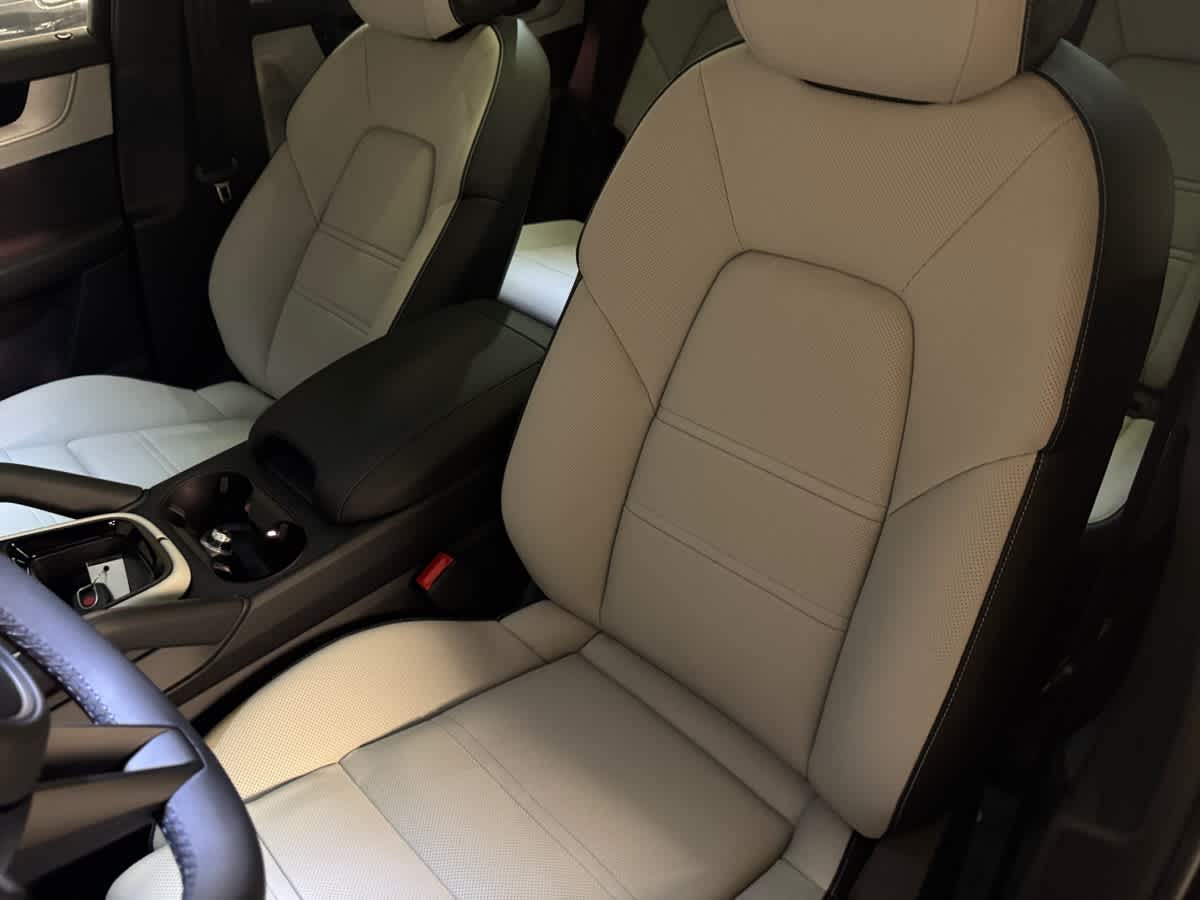 new 2025 Porsche Cayenne car