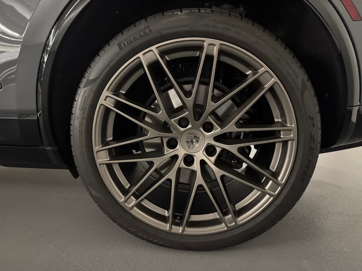 new 2025 Porsche Macan car