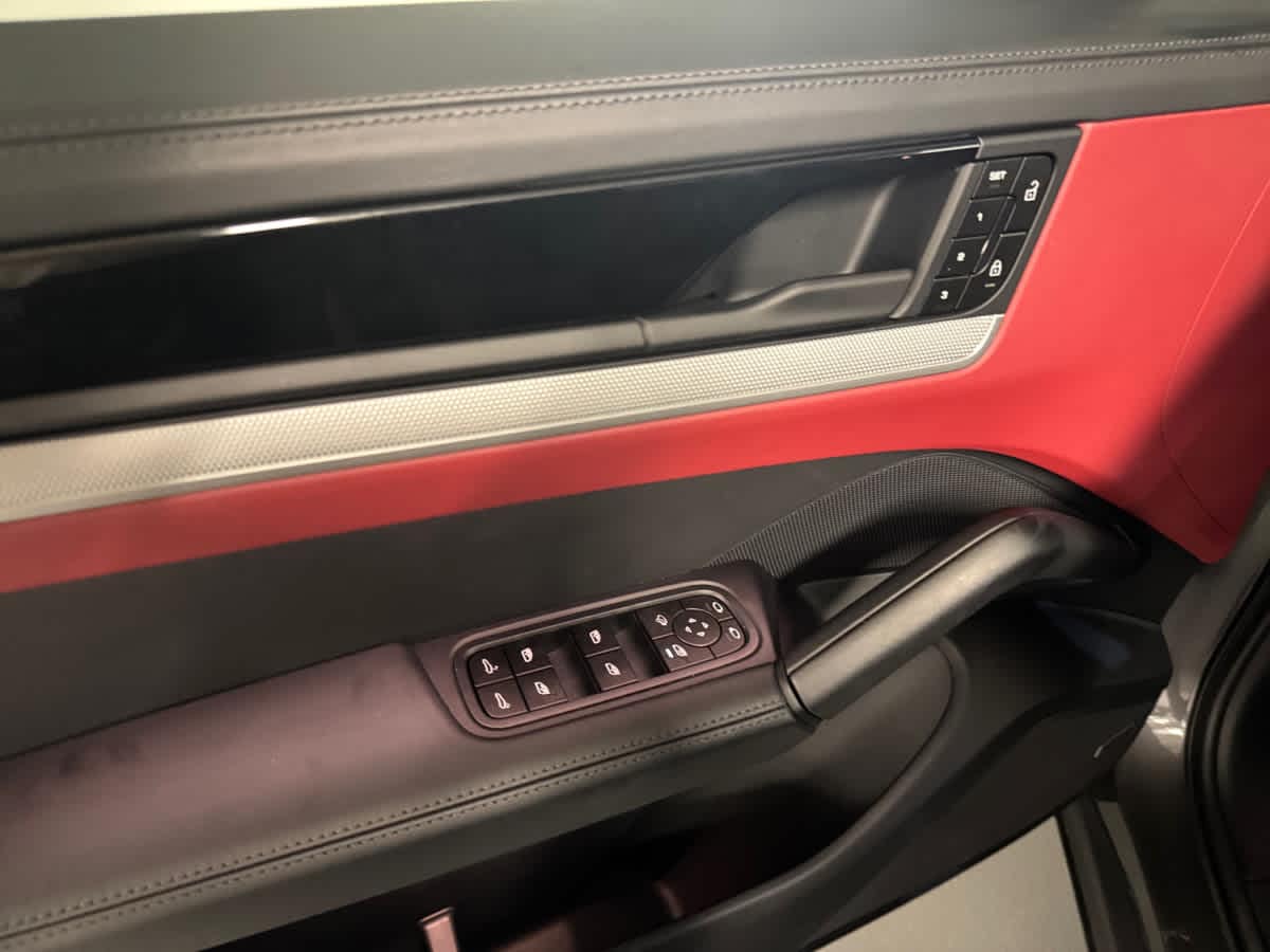 new 2025 Porsche Cayenne car