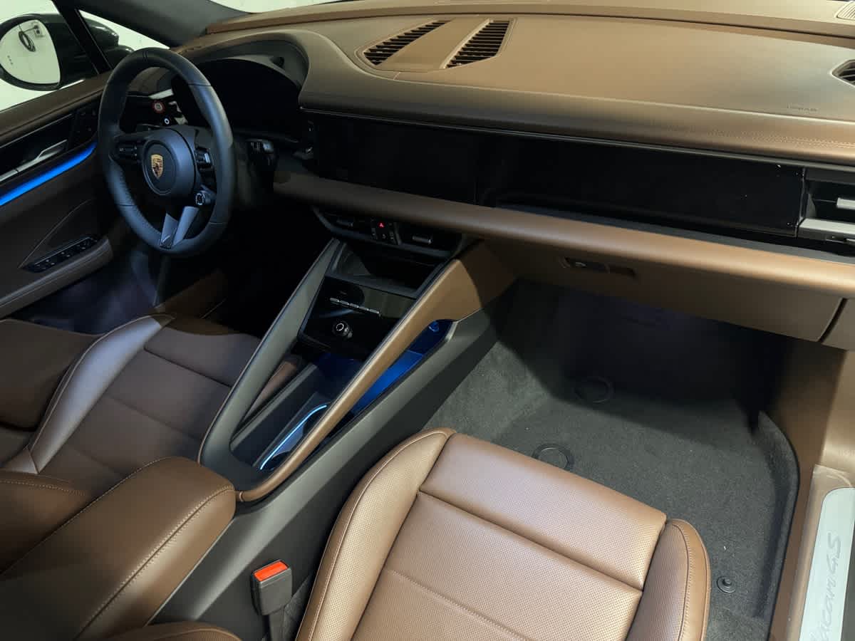 new 2025 Porsche Macan car