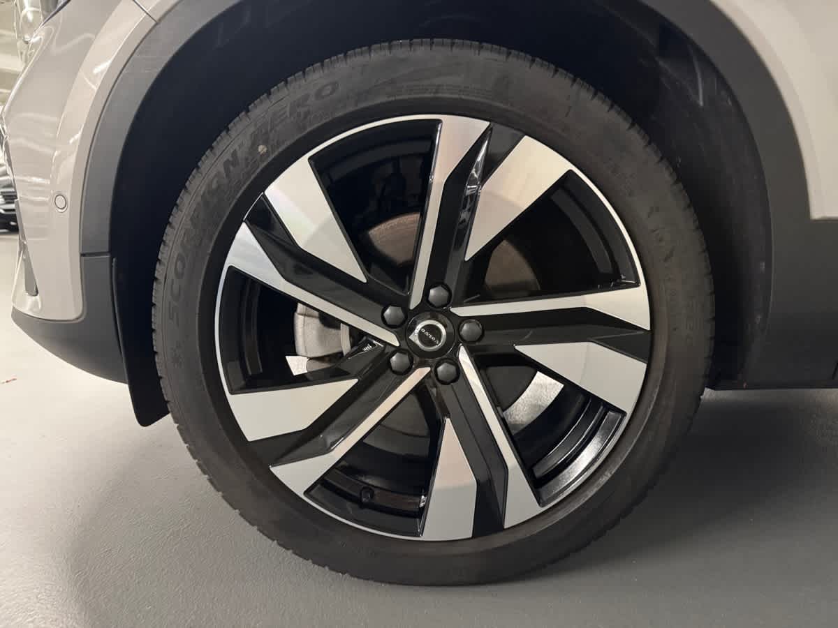 used 2023 Volvo XC40 car, priced at $33,997