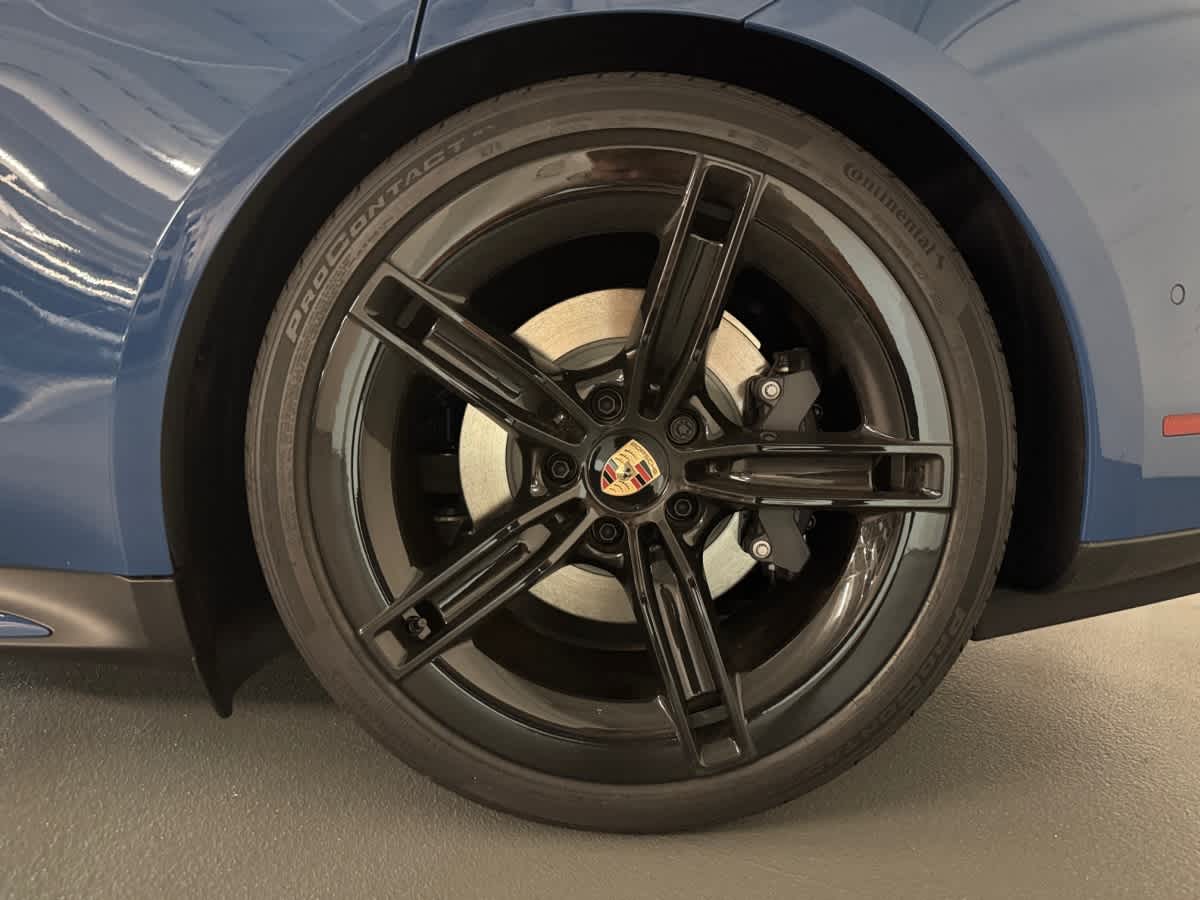 new 2025 Porsche Taycan car