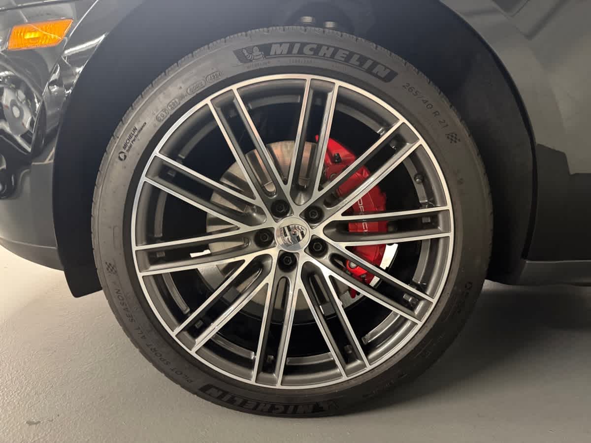 new 2025 Porsche Macan car