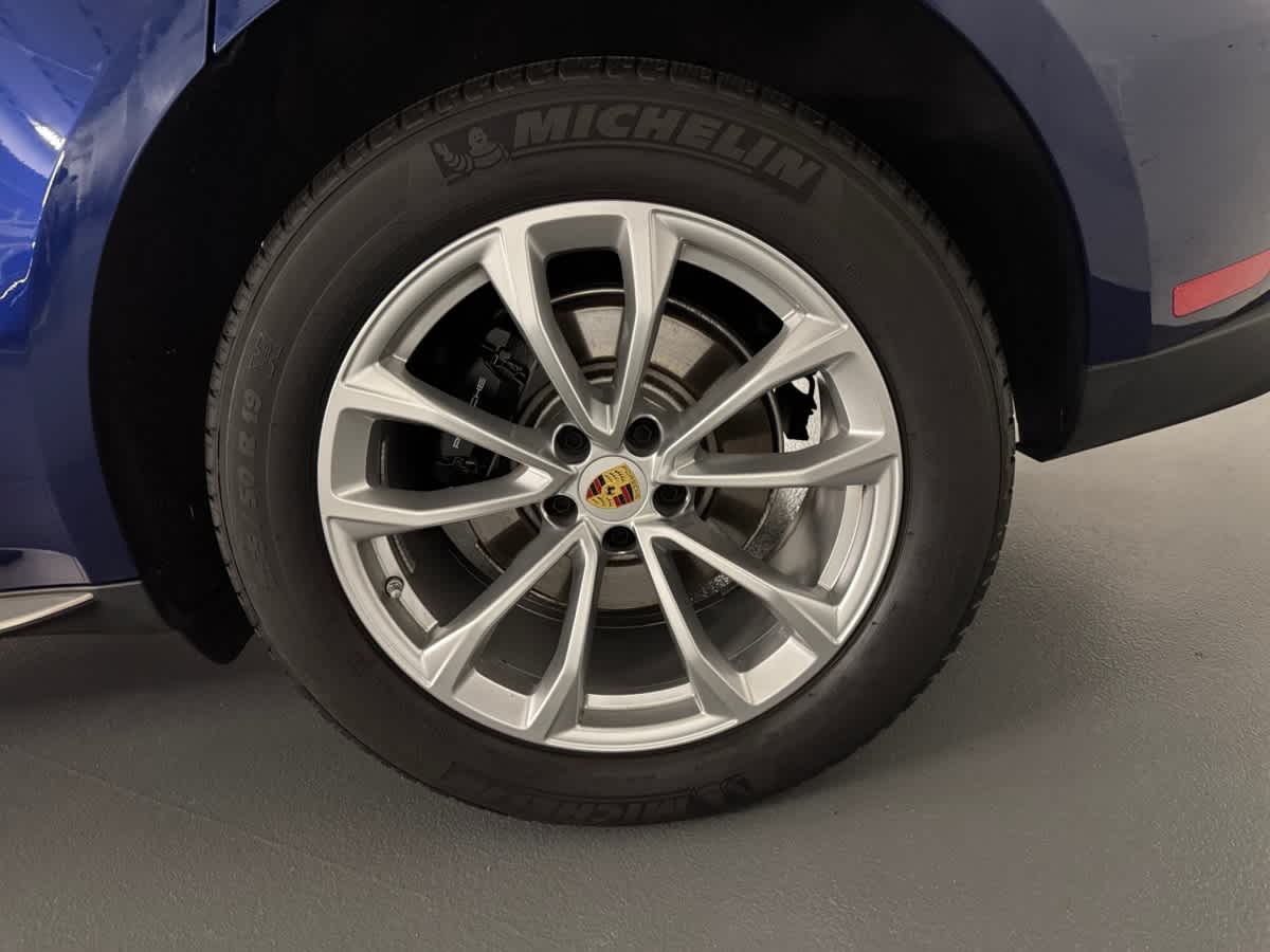 new 2025 Porsche Macan car
