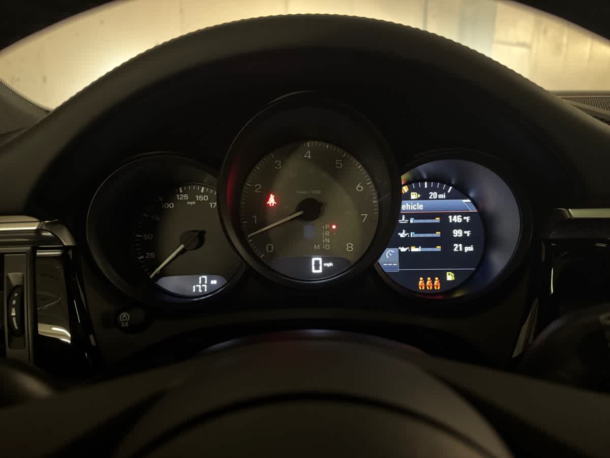 new 2025 Porsche Macan car