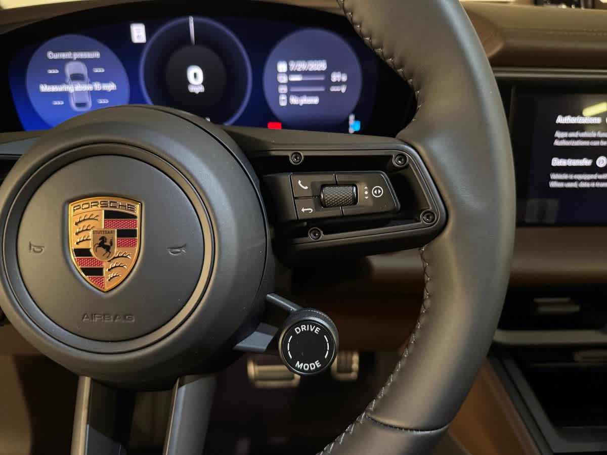 new 2025 Porsche Macan car