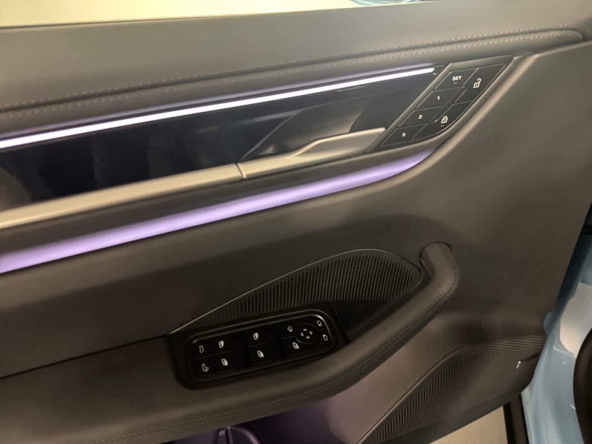 new 2025 Porsche Macan car
