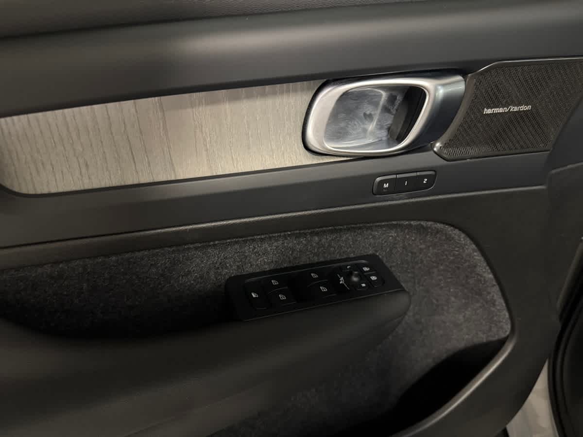 used 2023 Volvo XC40 car, priced at $33,997