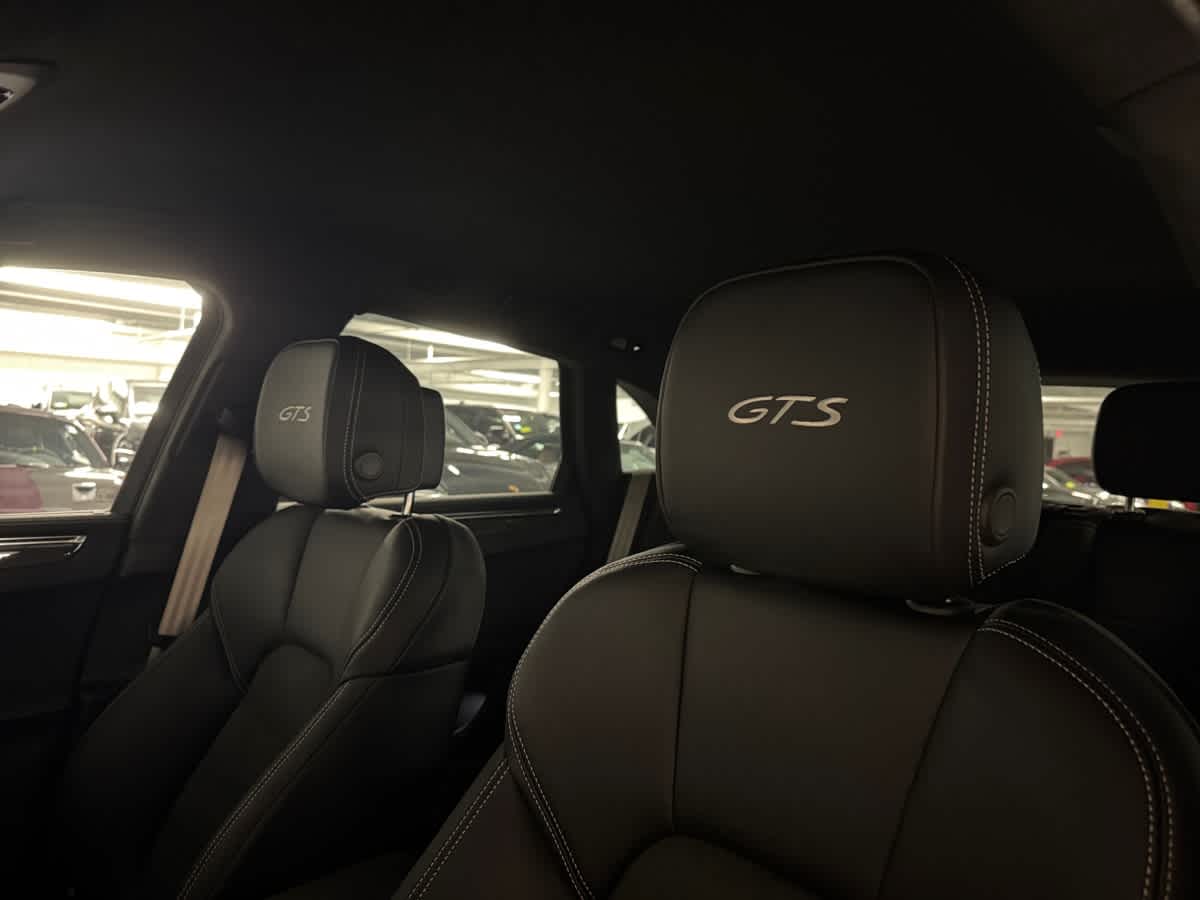 new 2025 Porsche Macan car