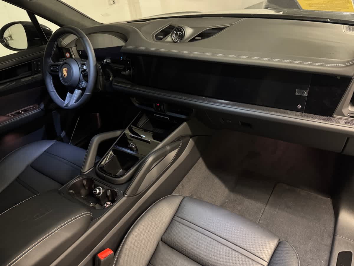 new 2025 Porsche Cayenne car