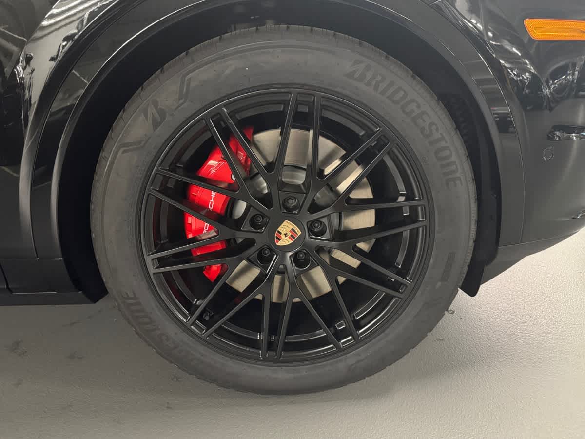 new 2025 Porsche Cayenne car