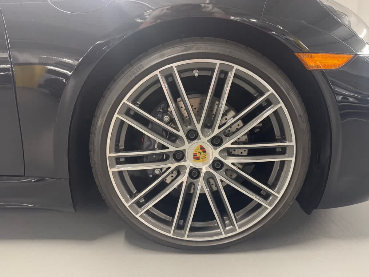 new 2025 Porsche 718 Cayman car