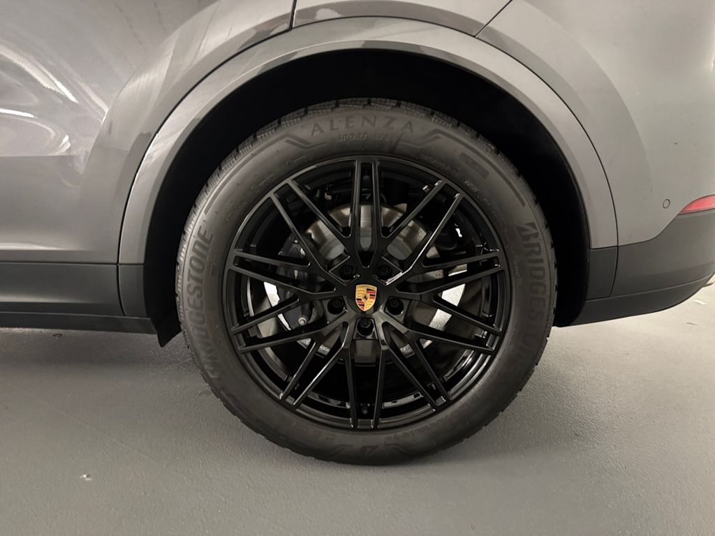 used 2025 Porsche Cayenne car