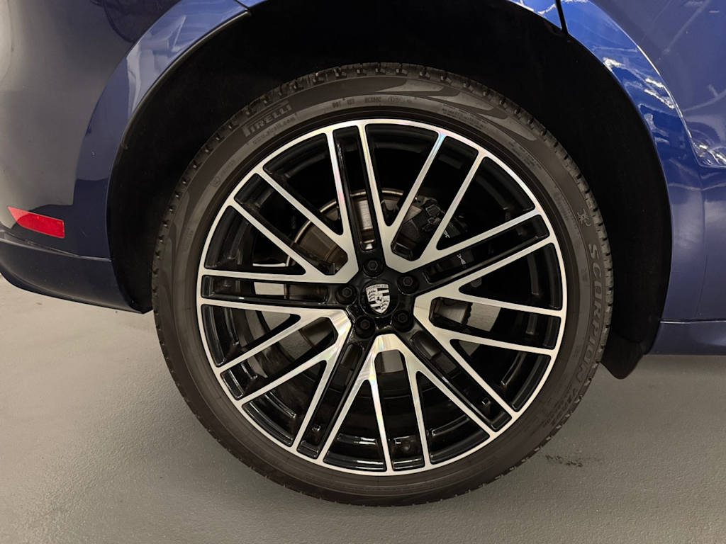 used 2025 Porsche Macan car