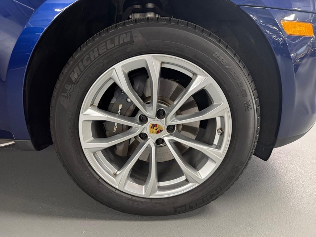 used 2025 Porsche Macan car