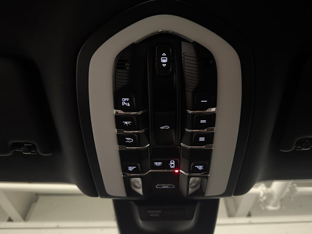 used 2025 Porsche Macan car