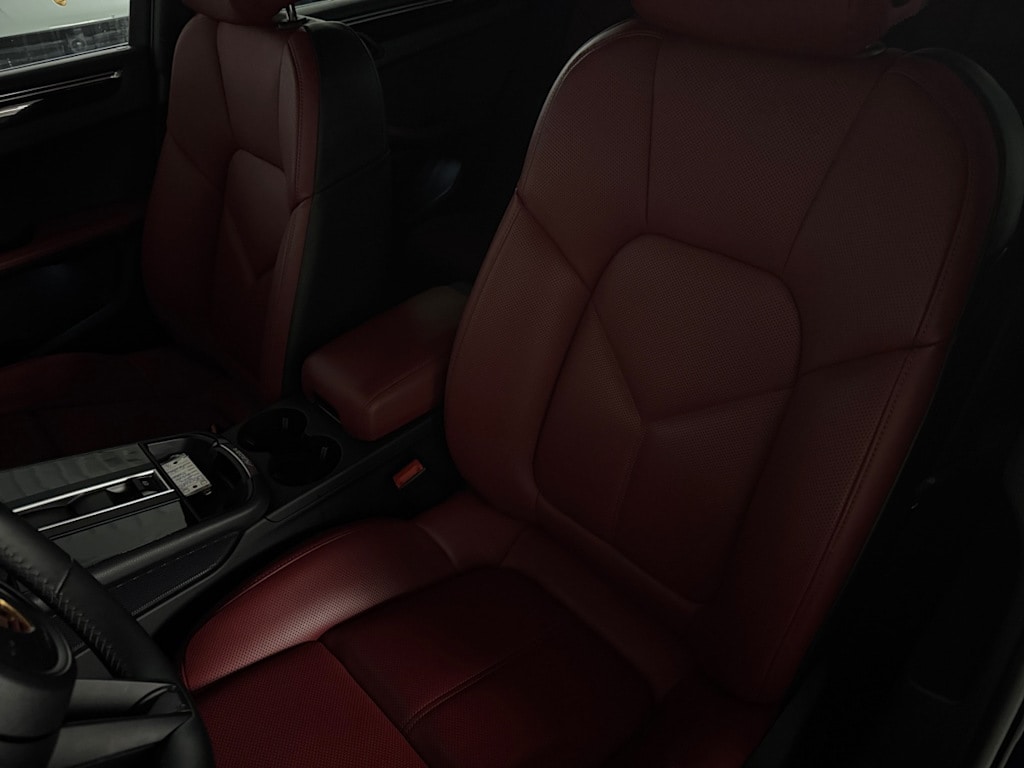 used 2025 Porsche Macan car