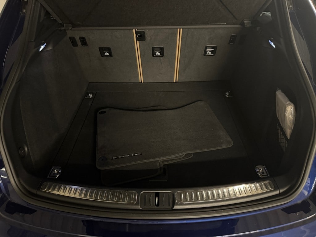 used 2025 Porsche Macan S car