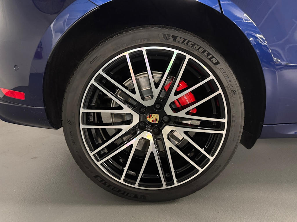 used 2025 Porsche Macan GTS car
