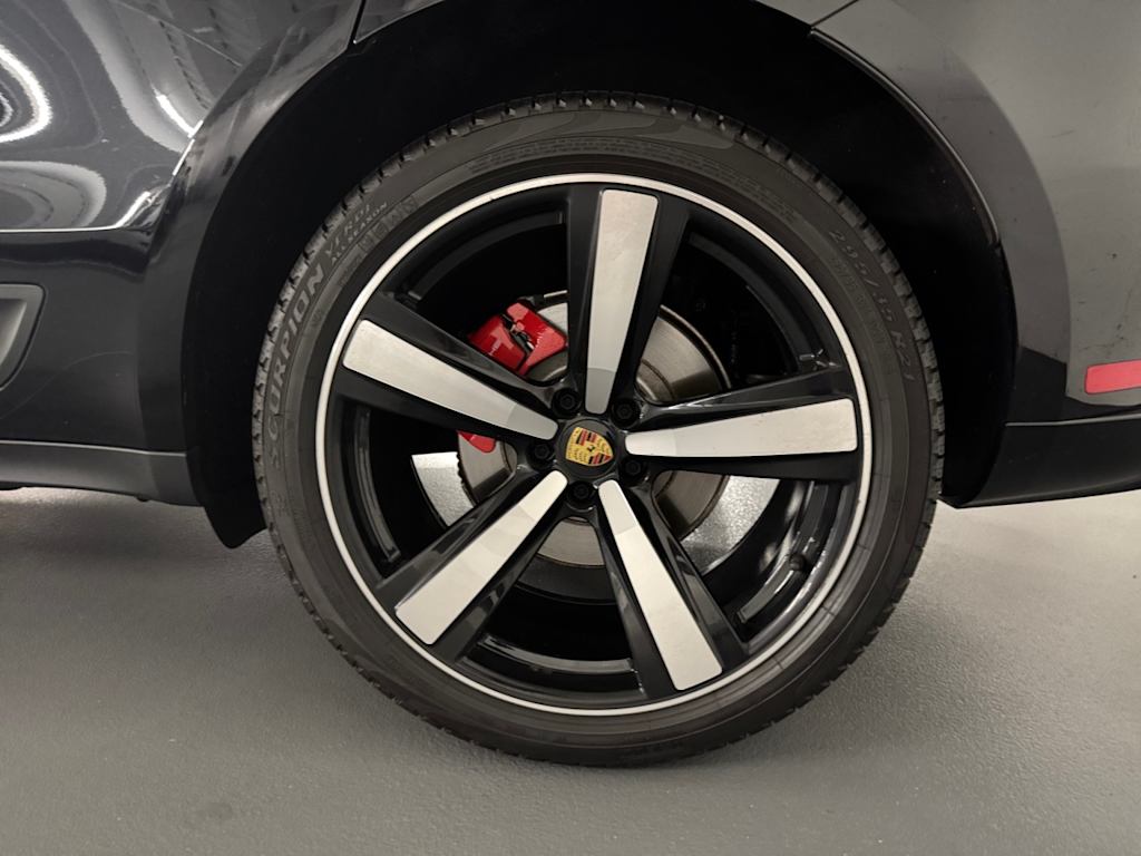 used 2025 Porsche Macan S car