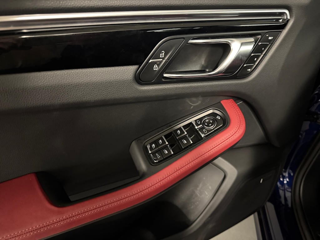used 2025 Porsche Macan car