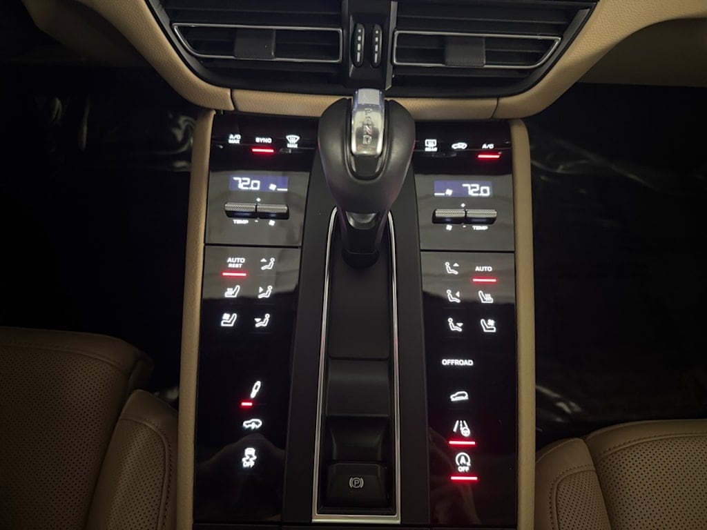 used 2025 Porsche Macan car